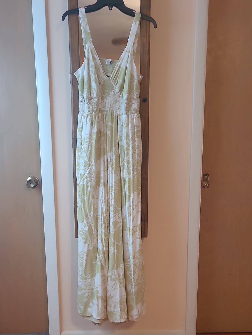 American Eagle Green and White Floral Maxi Dress